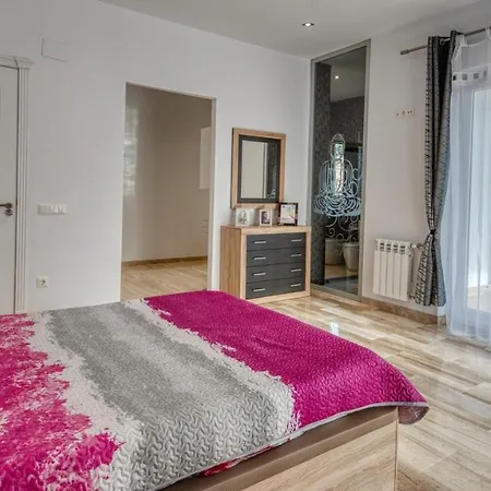 Sleeps 10 Pool Wifi Lloret de Mar
