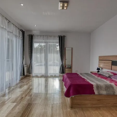 Sleeps 10 Pool Wifi Вілла *