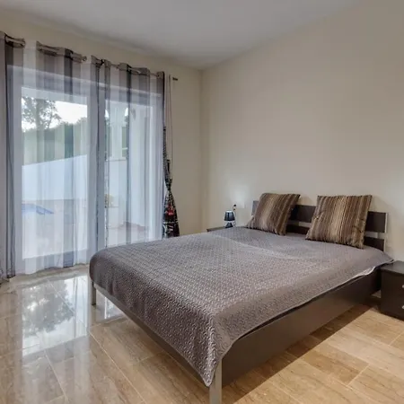 Sleeps 10 Pool Wifi *