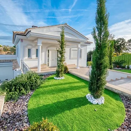 Вилла Sleeps 10 Pool Wifi Льорет-де-Мар